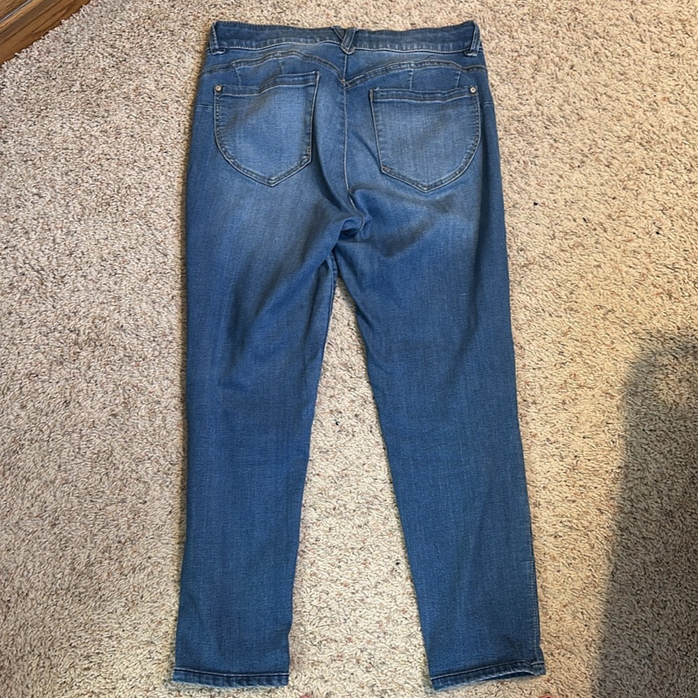 Jeans - Picture 2 of 3